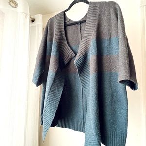 Gap Navy and gray sweater